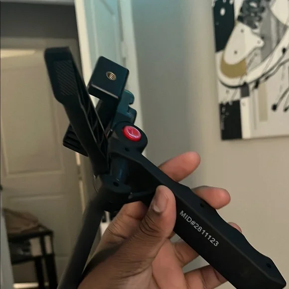 Universal Black VR/AR Headset Mount